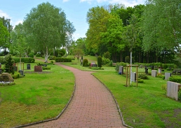 Südfriedhof Blick über Gradfelder mit Weg
